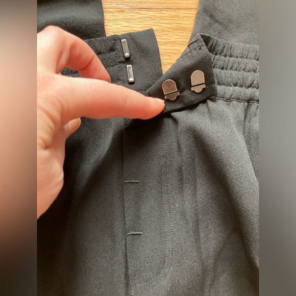 🖤 Vince 100% silk joggers in black - Picture 8 of 14